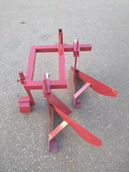 Приобрести Плуг двухкорпусный для мотоблока МТЗ - П1-2х215/14-13 в Минске с Доставкой по РБ Купить Плуг двухкорпусный для мотоблока МТЗ - П1-2х215/14-13 в Минске с Доставкой по РБ