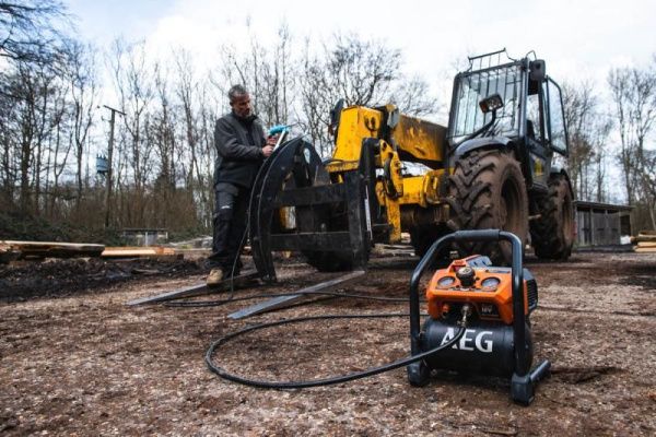 Купить Компрессор безмасляный коаксиальный аккумуляторный AEG BK18-38BL-0 (без батареи) в Минске с Доставкой по РБ