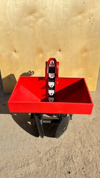 Купить Картофелесажалка КС-1МТ для мини-трактора  МТЗ (112,132,152) и другой техники. в Минске с Доставкой по РБ