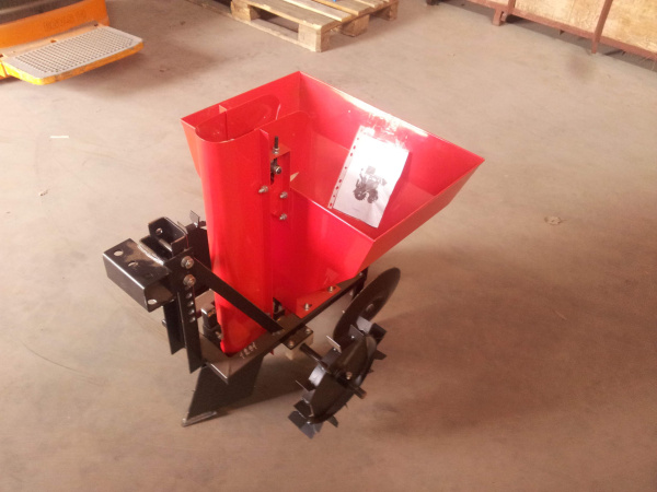 Приобрести Картофелесажалка КС 50.000 к мотоблоку в Минске с Доставкой по РБ Купить Картофелесажалка КС 50.000 к мотоблоку в Минске с Доставкой по РБ